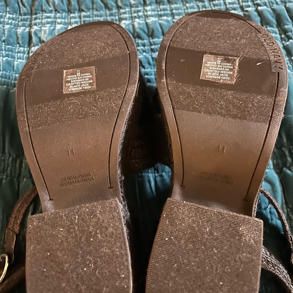 Old Navy Black Sandals - Picture 5 of 6